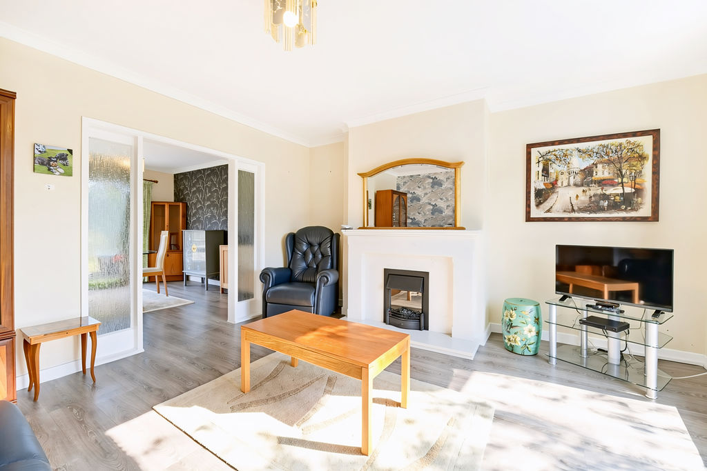 Sitting Room- click for photo gallery